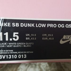 Nike SB Panda Pigeon